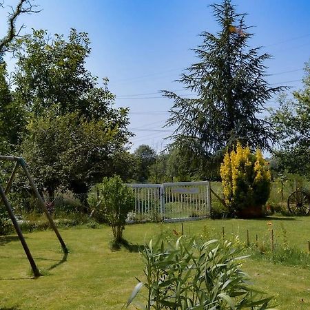 Gite A La Ferme Chaleureux Civrac-de-Blaye Exterior foto