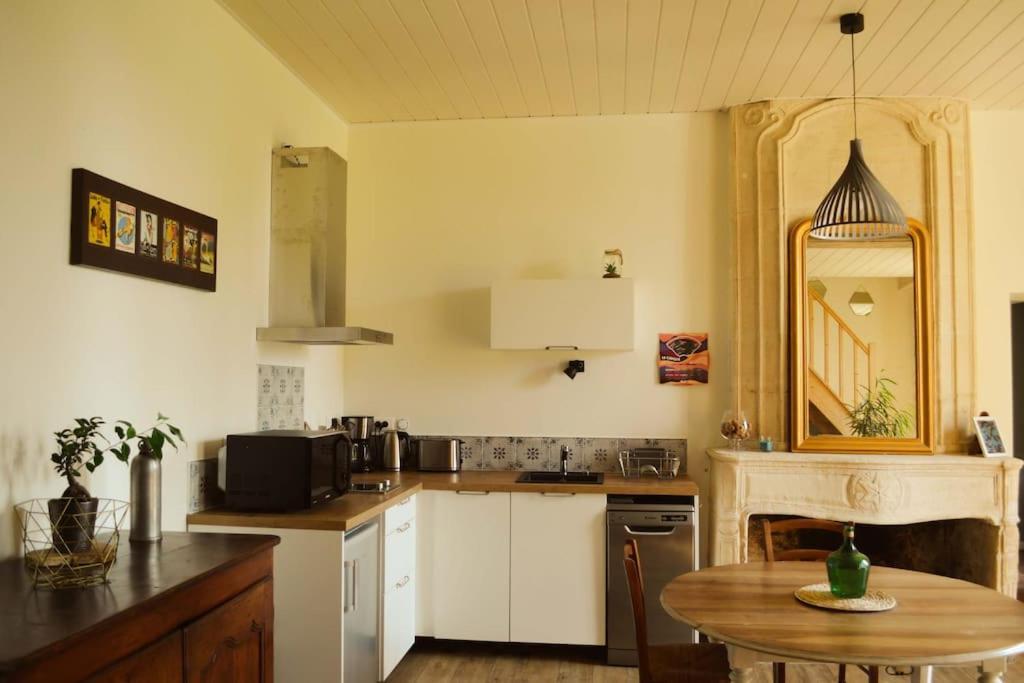 Gite A La Ferme Chaleureux Civrac-de-Blaye Exterior foto